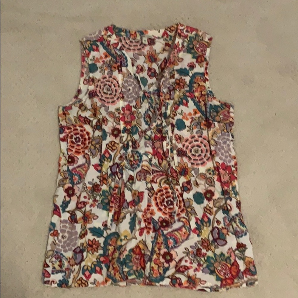 Bass floral sleeveless button down